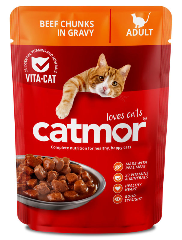 CATMOR Adult wet cat food pouch, Beef Chunks in Gravy flavor, featuring a ginger cat and a bowl of the food.